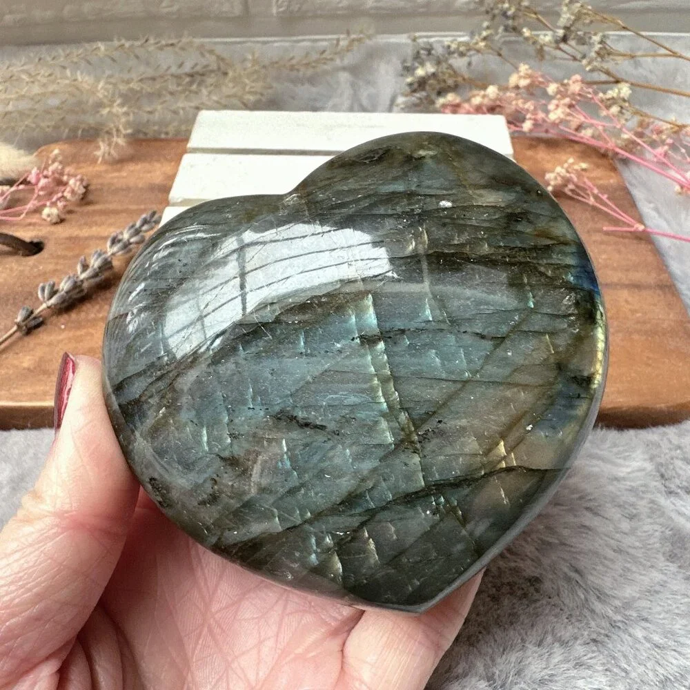 Beautiful Labradorite Heart - Picture 3 of 8